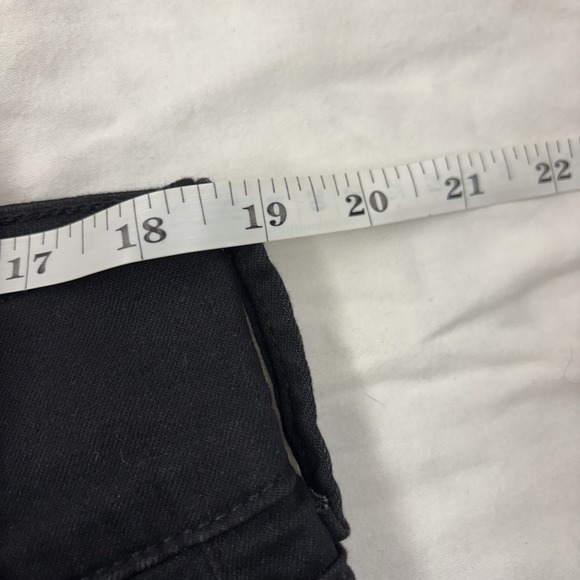 NEW Torrid Jeggings Stretch Shorts Black Womens Size 18 Denim 3 Button Jorts - Picture 6 of 9